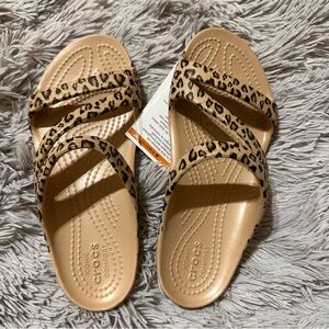 NWT sz 5 Crocs Kadee II Sandals